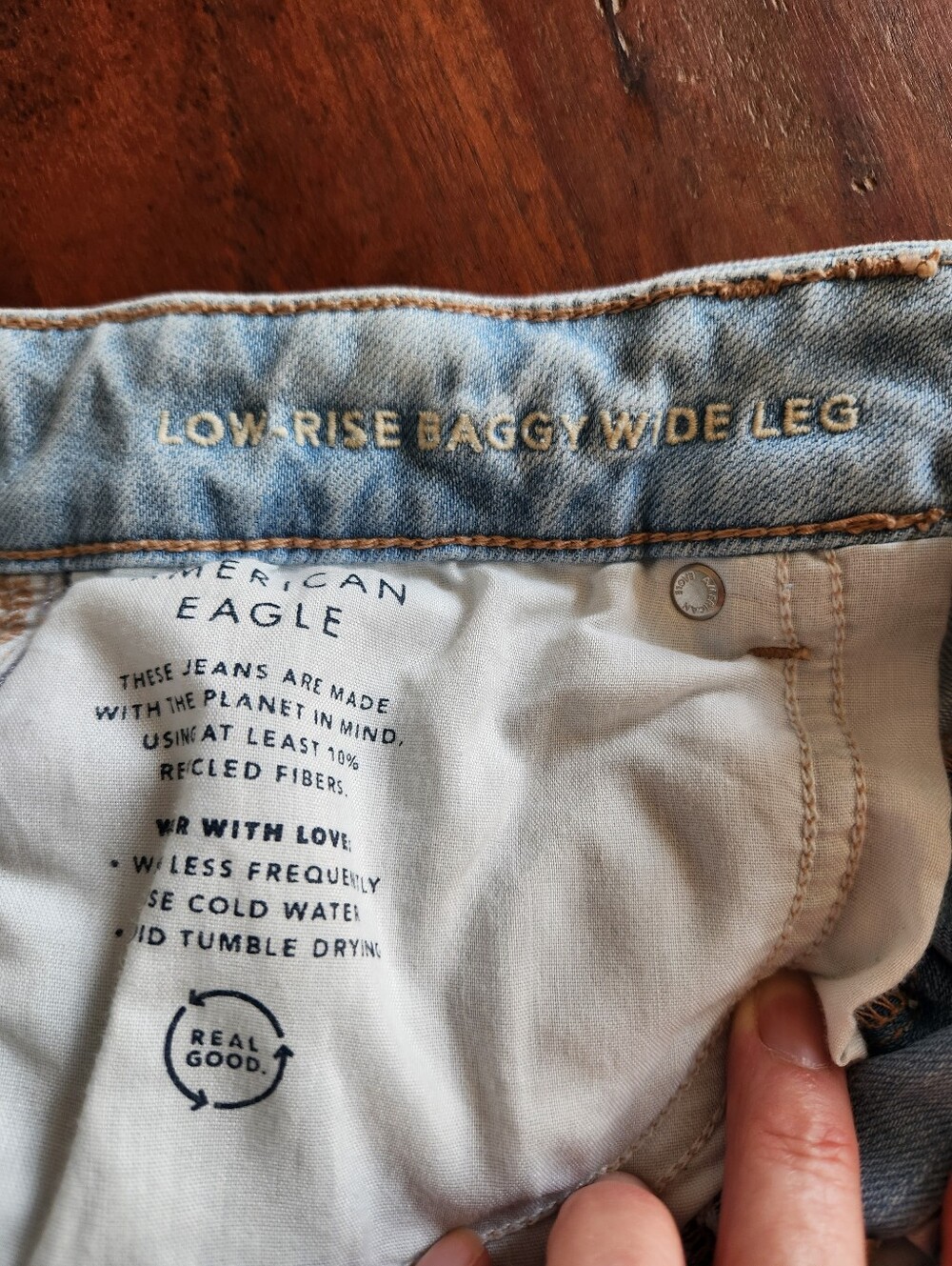 American Eagle Low Rise Wide-Leg Jeans In Faded Light Wash 4 - Picture 13 of 13